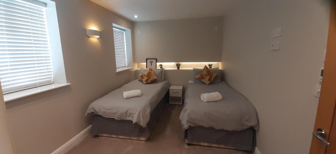Rare Luxury Harbourview Apartment Sleeps 6 토키 외부 사진